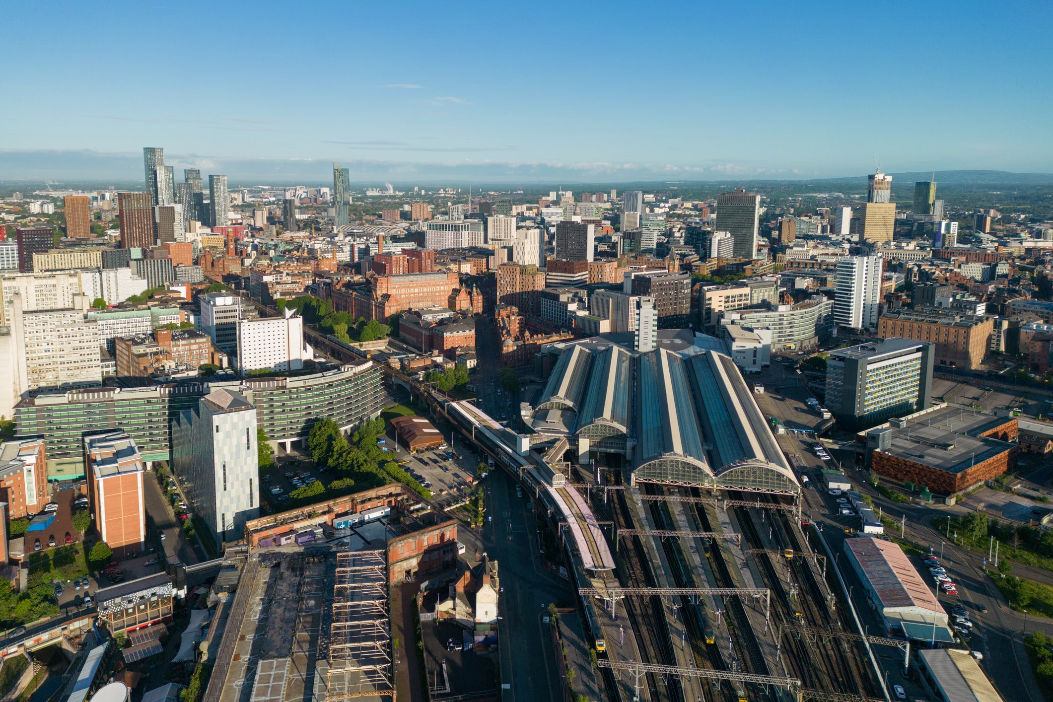 Major disruption at Manchester Piccadilly after damage to overhead ...