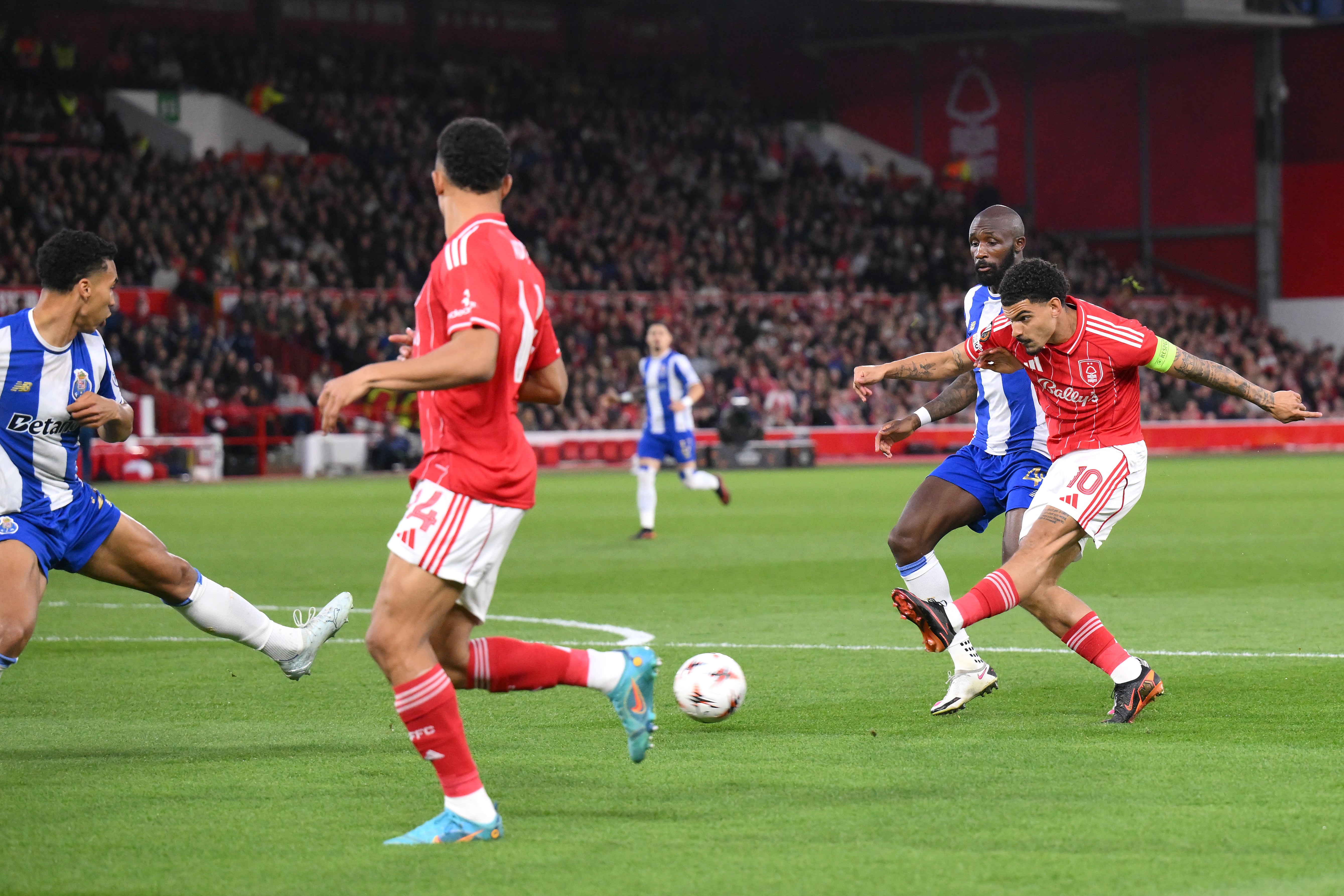Morgan Gibbs-White scored the decisive goal to send Forest into the next round