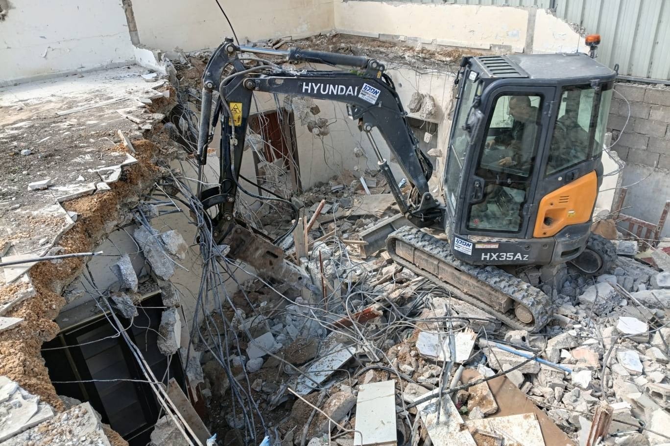 Jerusalem’s ‘self-demolition’ crisis: Palestinians forced to tear down their homes