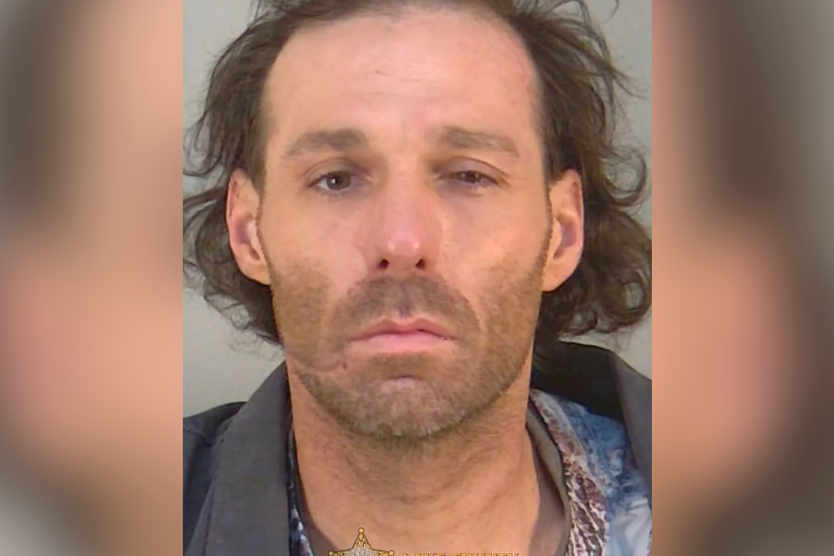 Polis, Floridalı adamın bir kadına saldıran köpeği vurmaya çalıştığını ancak bunun yerine evcil hayvanın sahibini öldürdüğünü söyledi