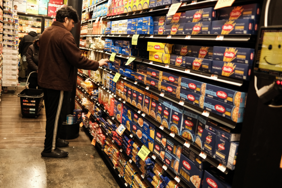 Nearly half of consumers living paycheck to paycheck, couldn’t pay for $1K expense