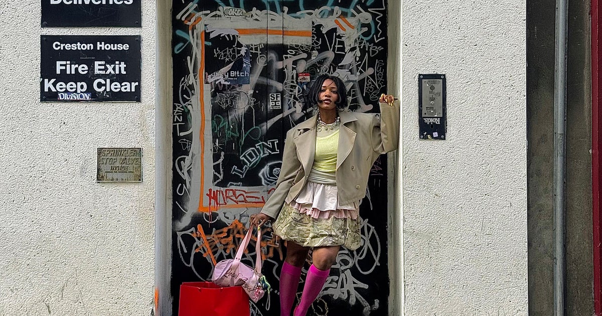 How to take better fashion photos and videos on your phone: Expert