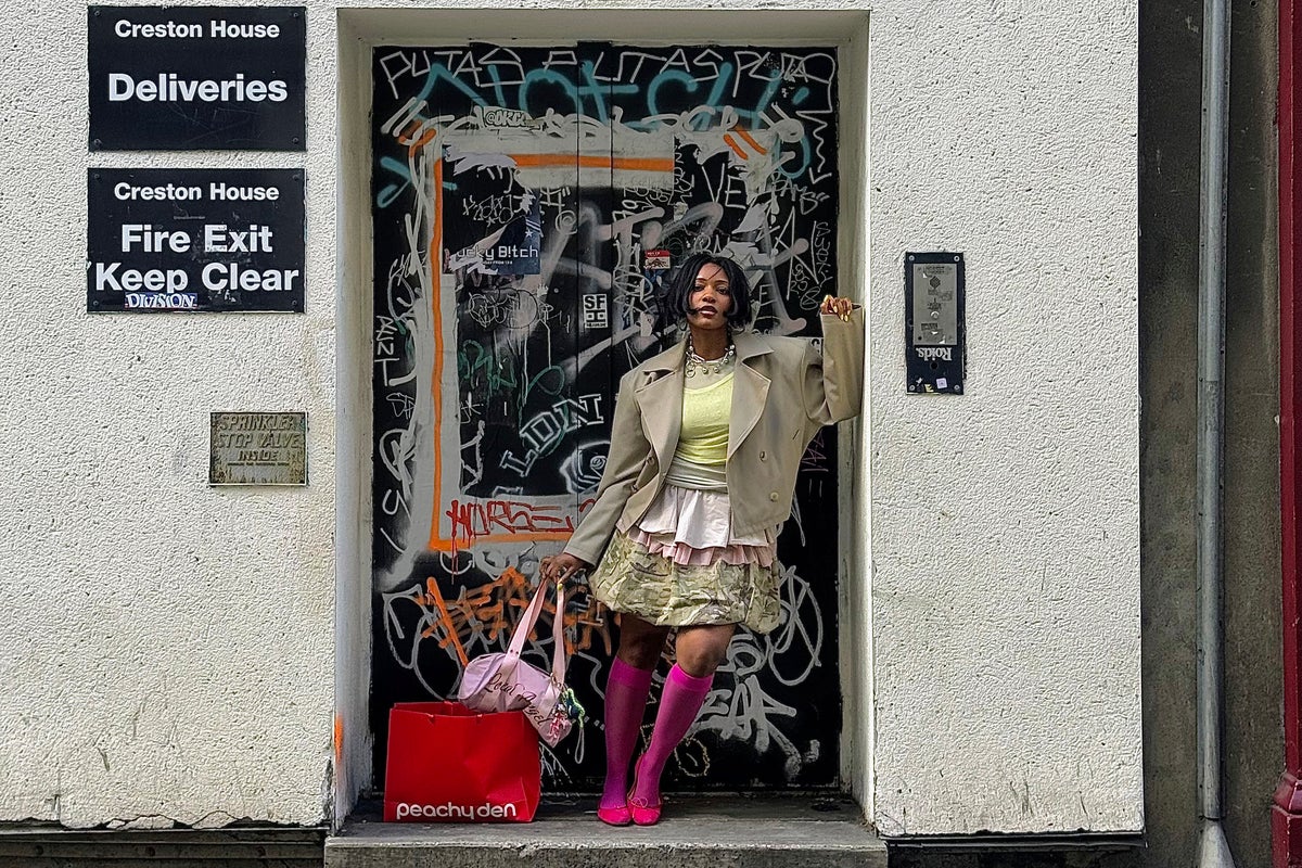 Expert techniques on how to take better fashion photos and videos on your phone