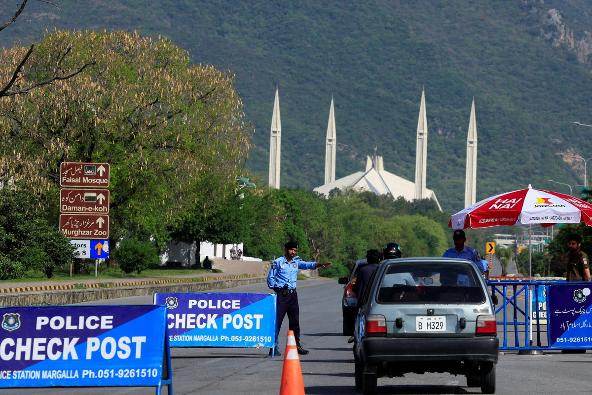 Pakistan'da tatil yapan dokuz yaşındaki Avustralyalı kız, kimliğinin yanlış anlaşılması nedeniyle vurularak öldürüldü