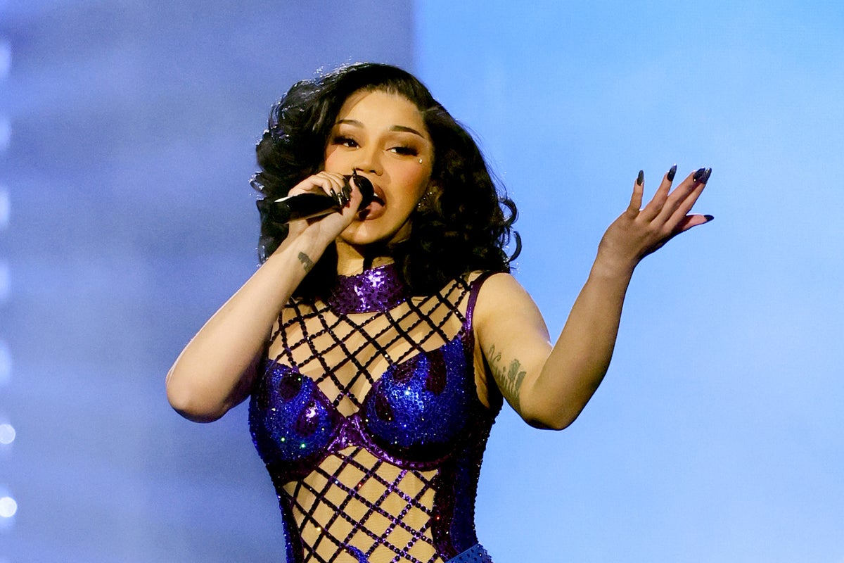 Cardi B issues cryptic warning after nearly cancelling her Atlanta show over backstage clash – UK Times Cardi B issues cryptic warning after nearly cancelling her Atlanta show over backstage clash – UK Times