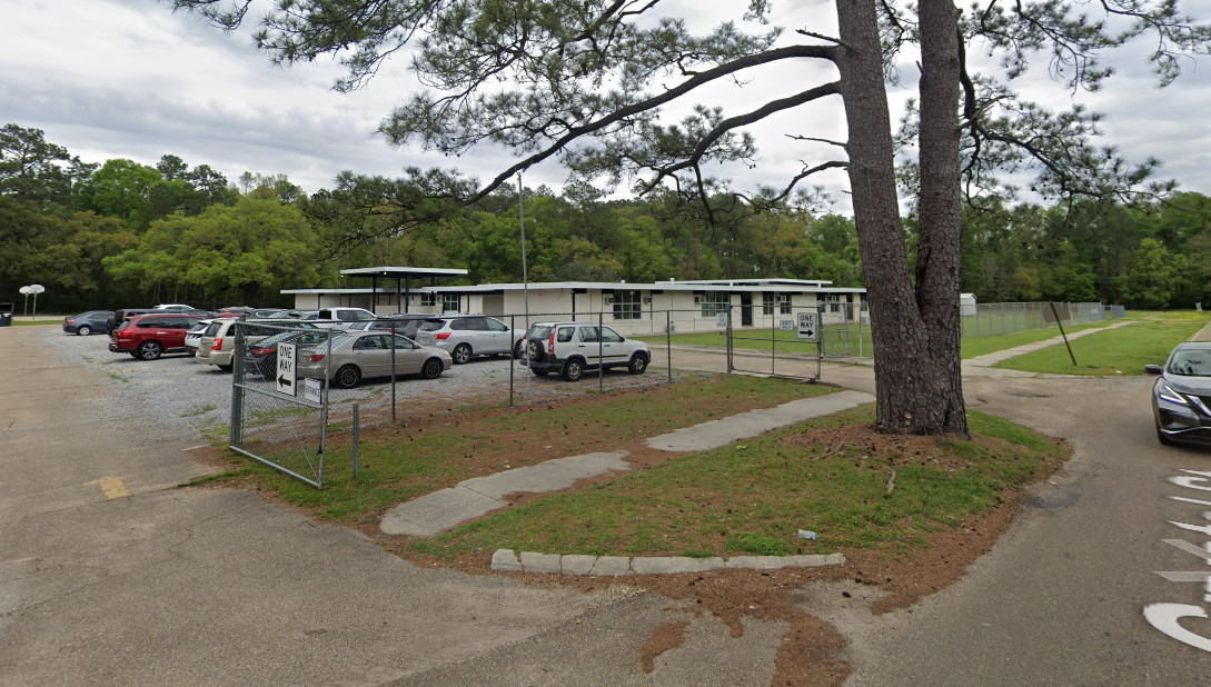 Teen facing murder charges after shooting father at school: cops