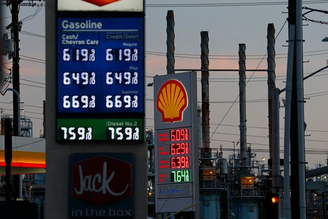 <p>El precio del combustible en EE. UU. superó los $4 por galón en abril por primera vez desde 2022, impulsado en gran parte por el conflicto con Irán </p>