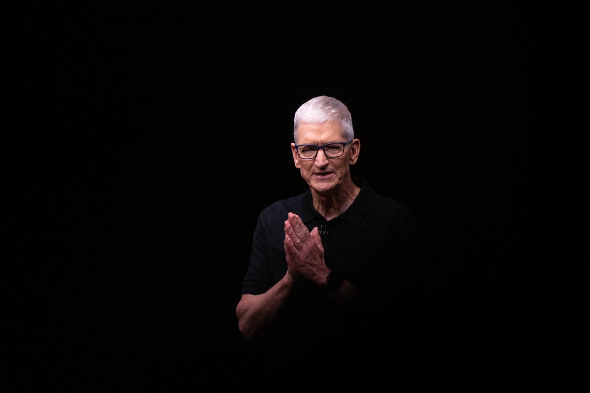 Apple announces major change with Tim Cook stepping down as CEO