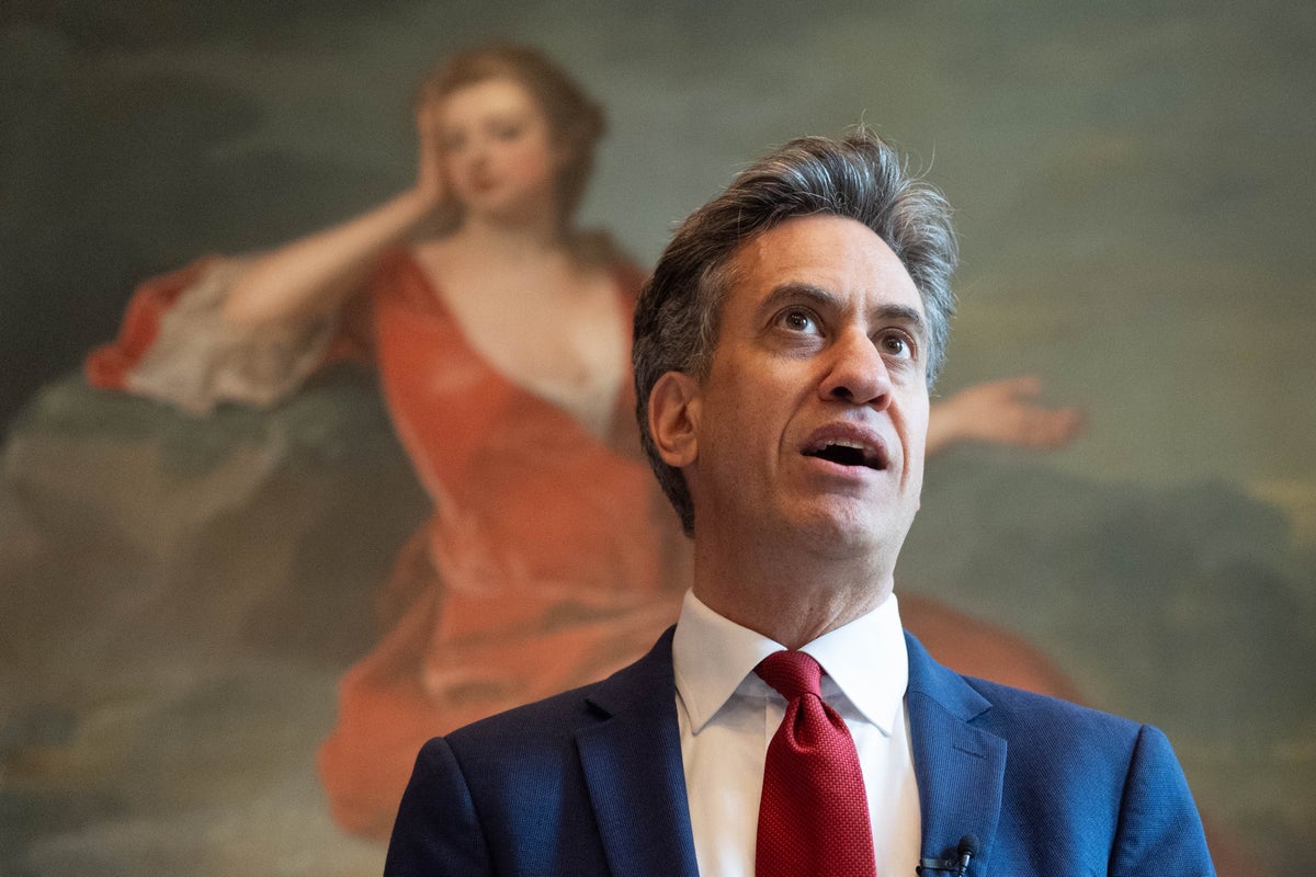 Ed Miliband emerging as top contender to replace Starmer