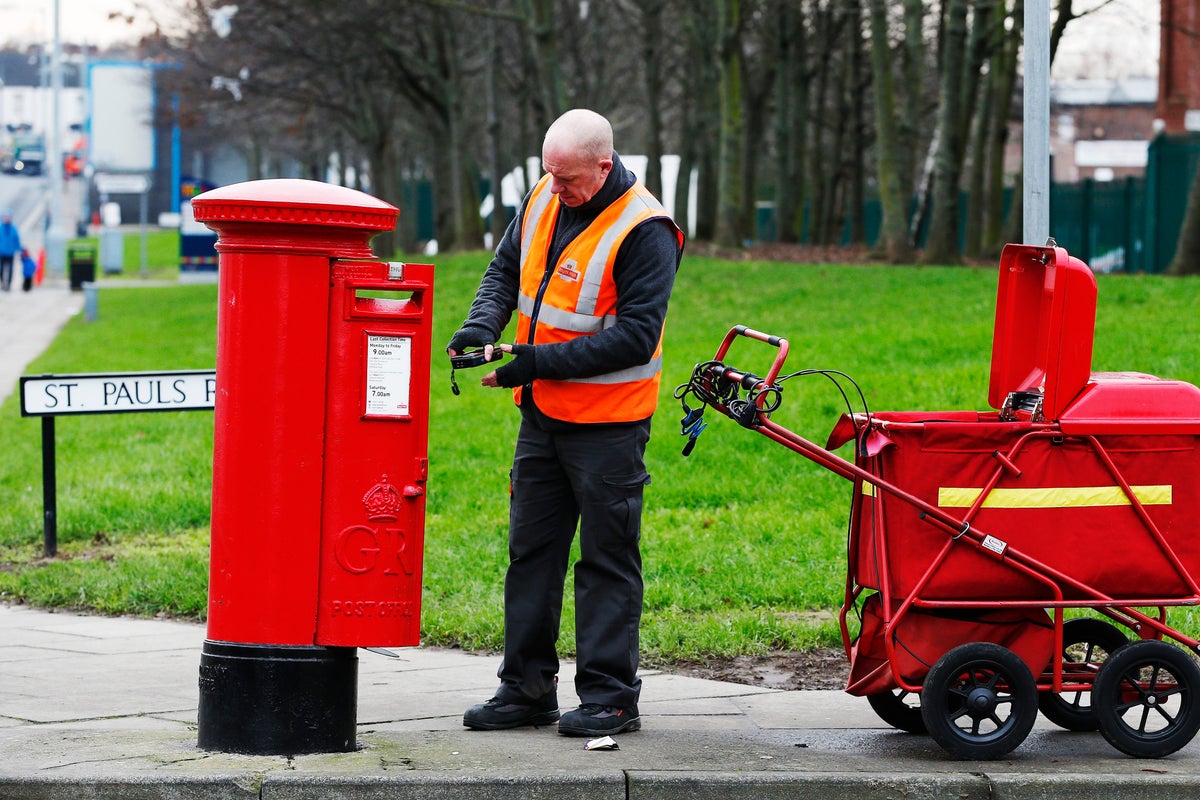 Royal Mail unveils £500m investment plan to improve delivery times