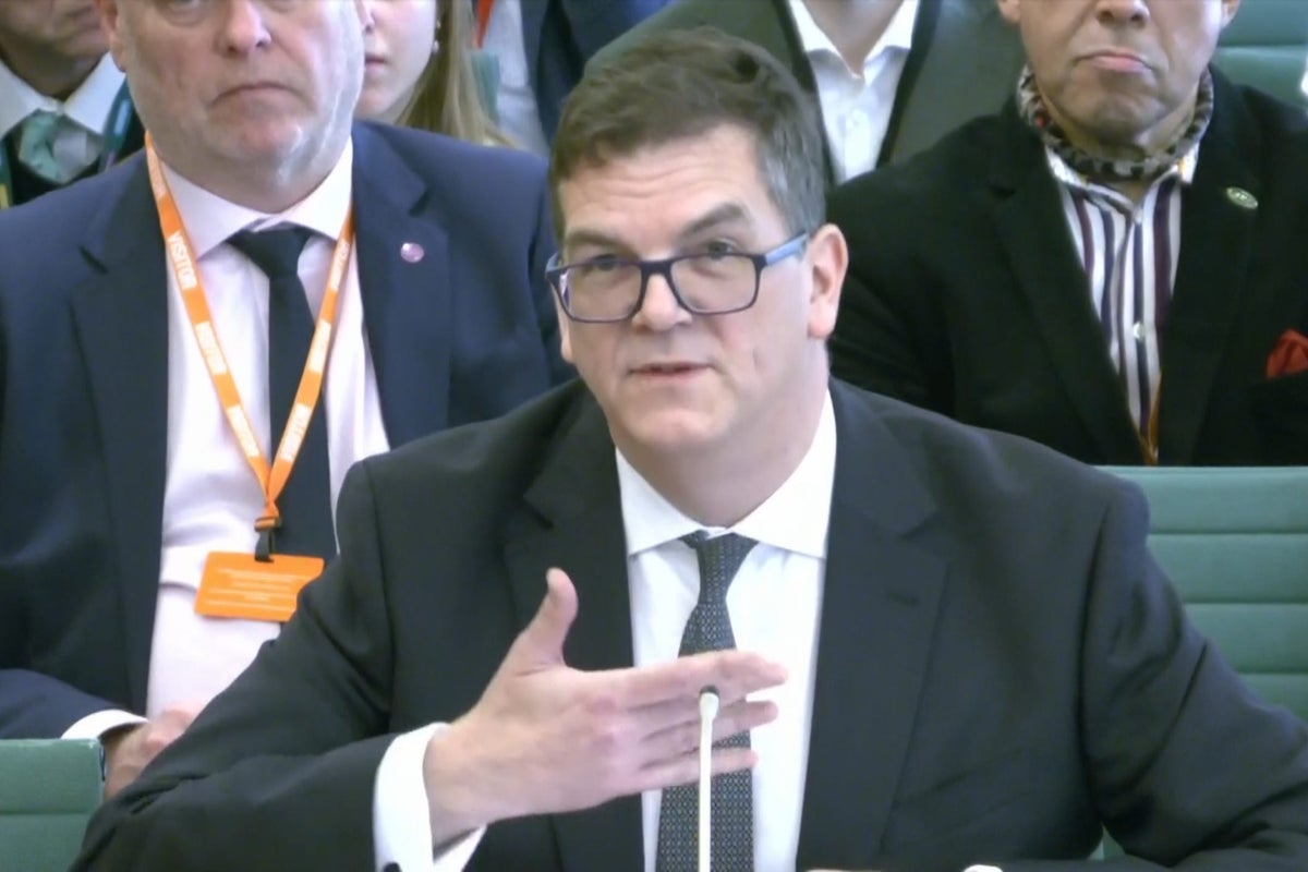 Olly Robbins launches legal challenge against Starmer over his sacking