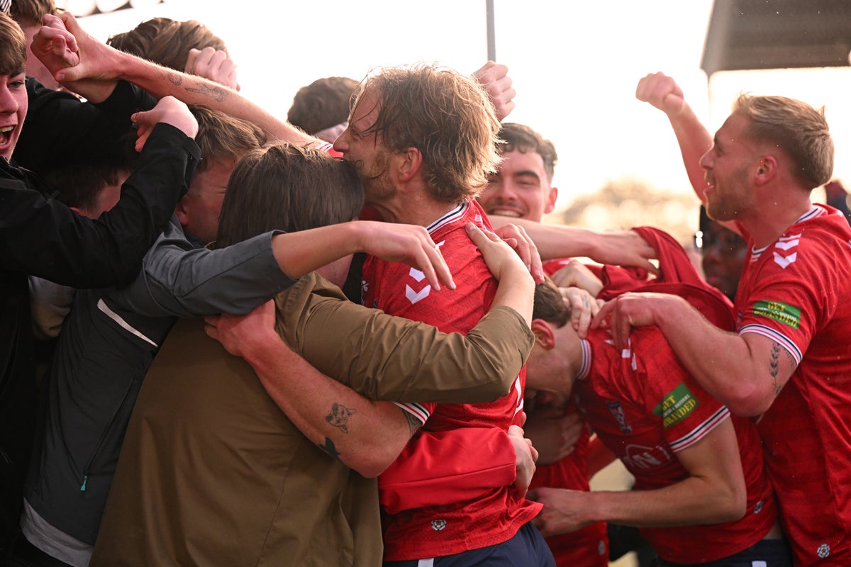 How Rochdale and York combined for the ultimate title race decider