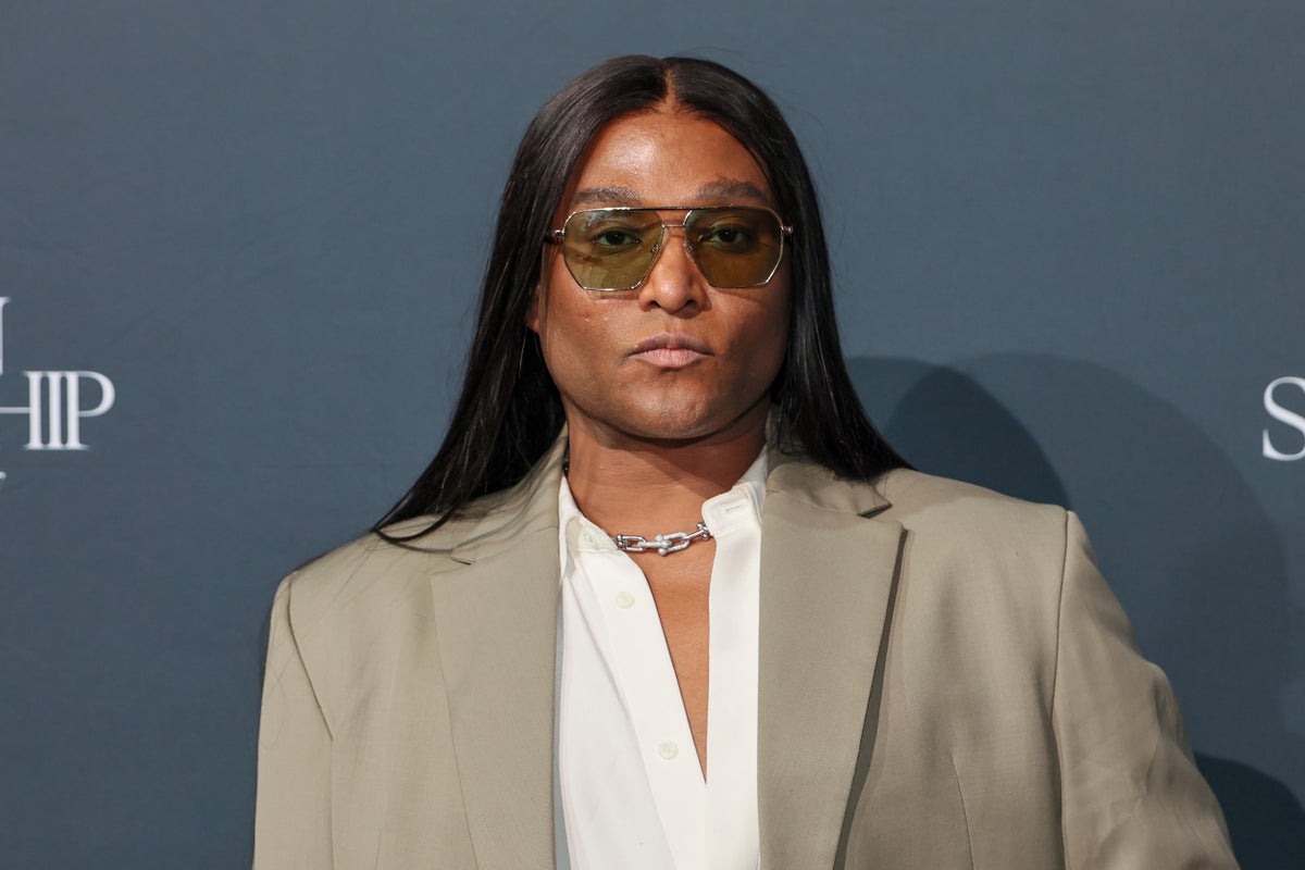 Zendaya’s stylist Law Roach mocked online after sharing public complaint about premium Delta seat