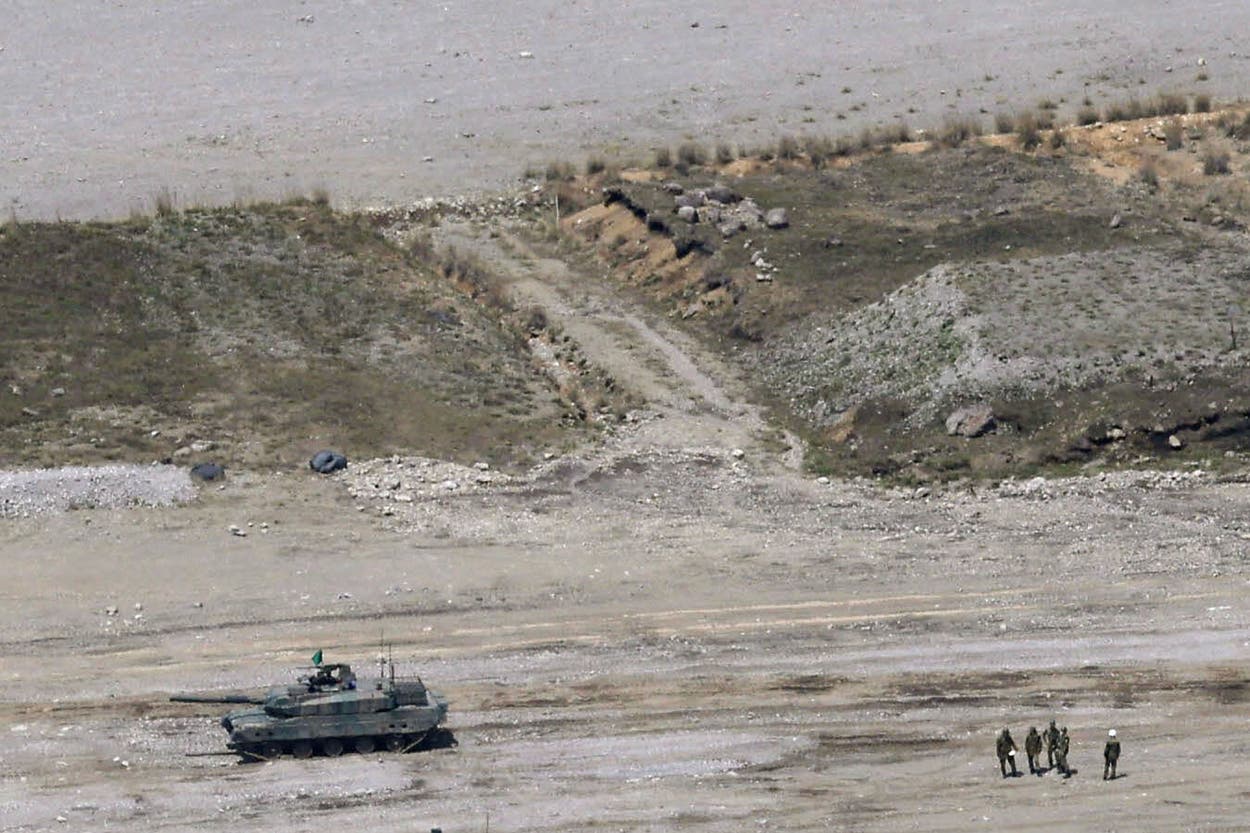 Shell Exploding Near Men Three soldiers killed after shell explodes inside tank gun turret ...