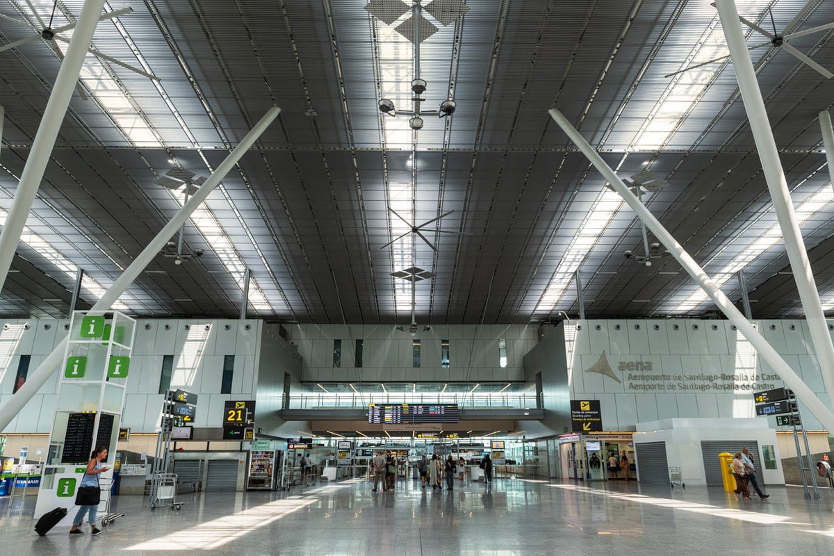 Popular Spanish airport to close for a month with all flights cancelled