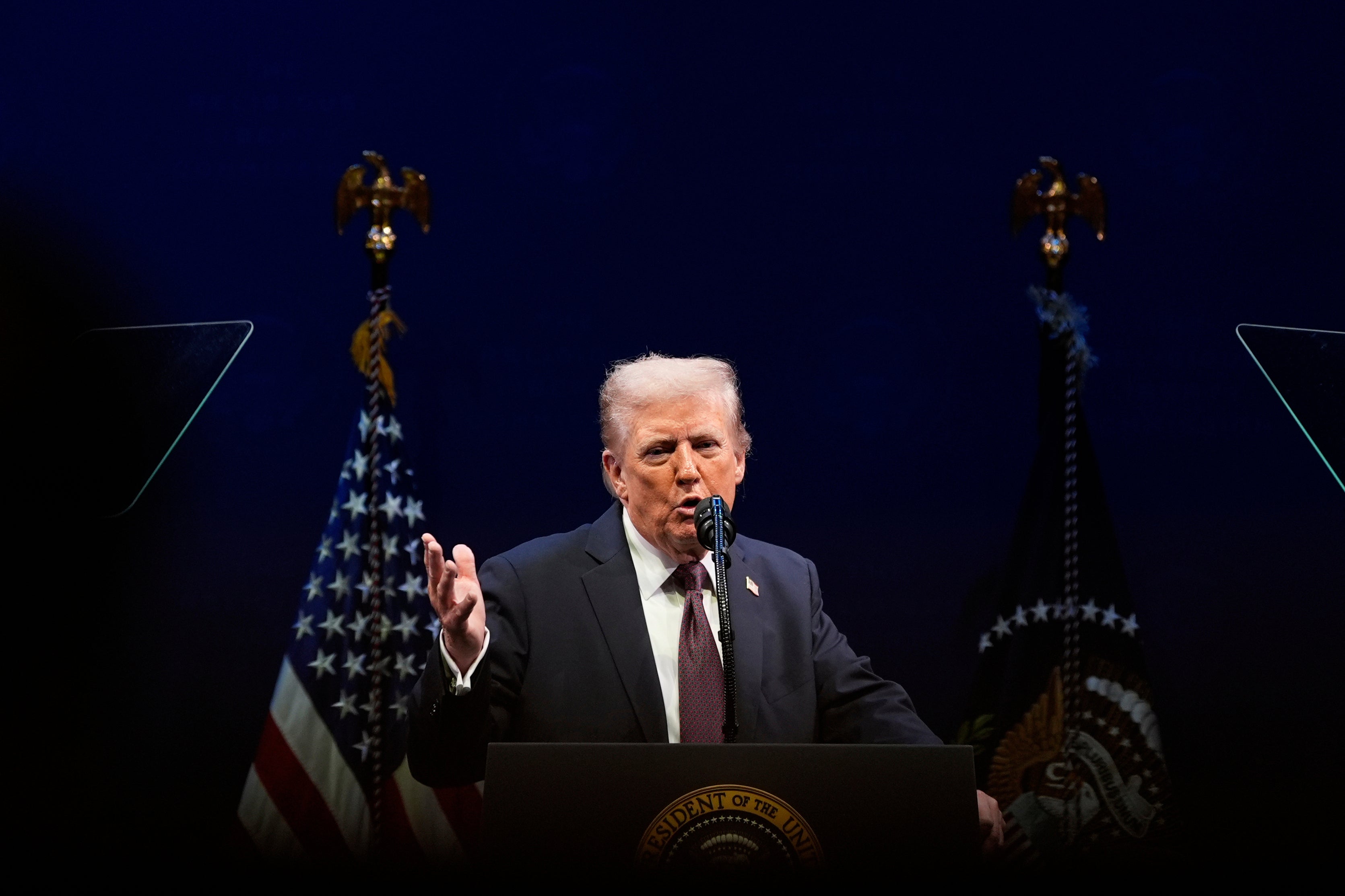 TRUMP LECTURA DE LA BIBLIA