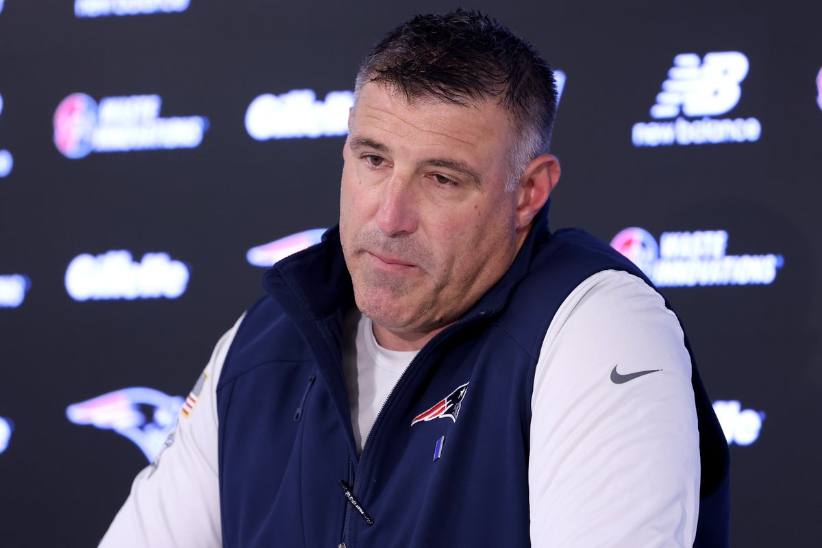 Mike Vrabel says he's had 'difficult conversations' after publication of photos with NFL reporter
