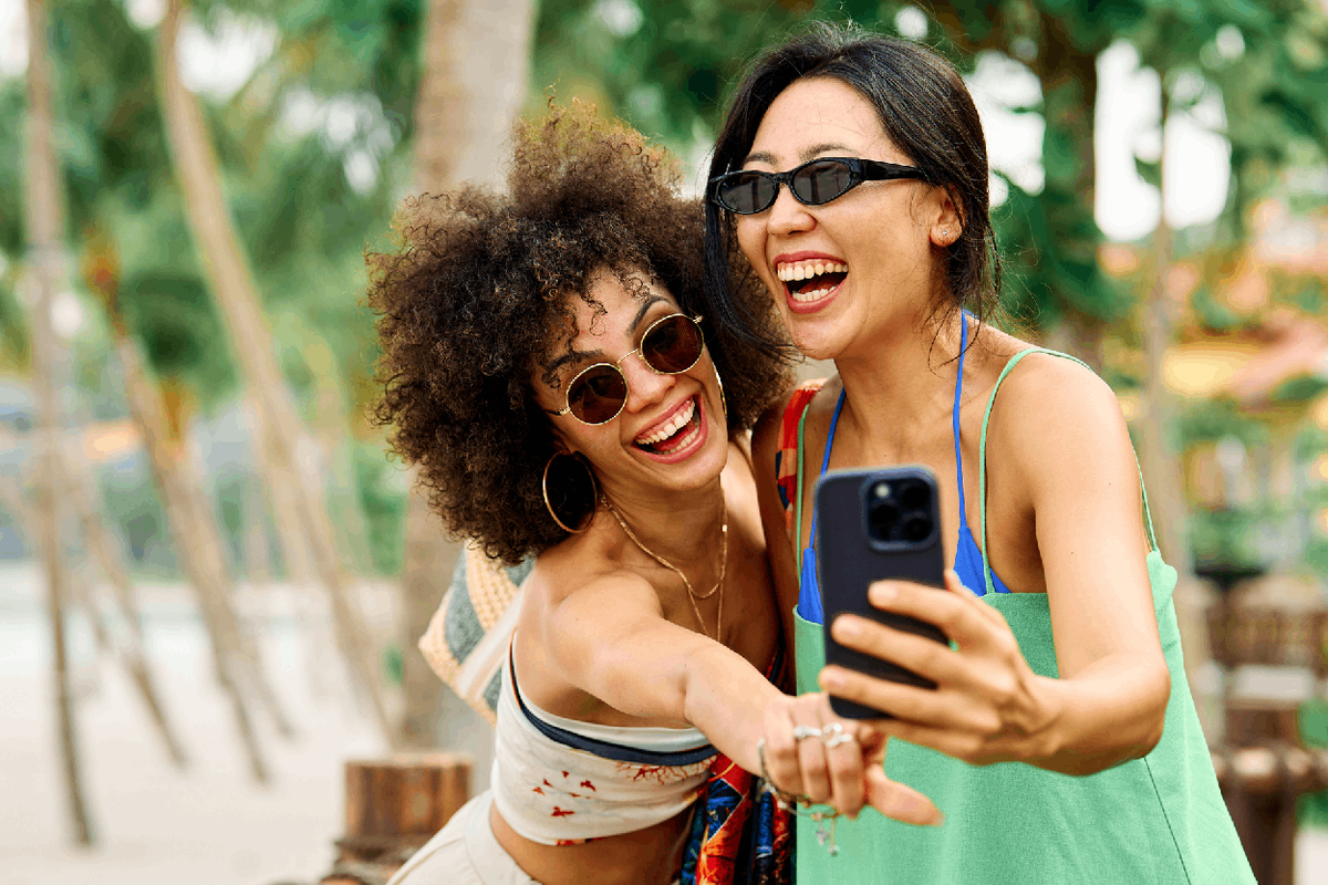 Packing for festivals abroad: Why Nomad eSIM should be top of your list Packing for festivals abroad: Why Nomad eSIM should be top of your list