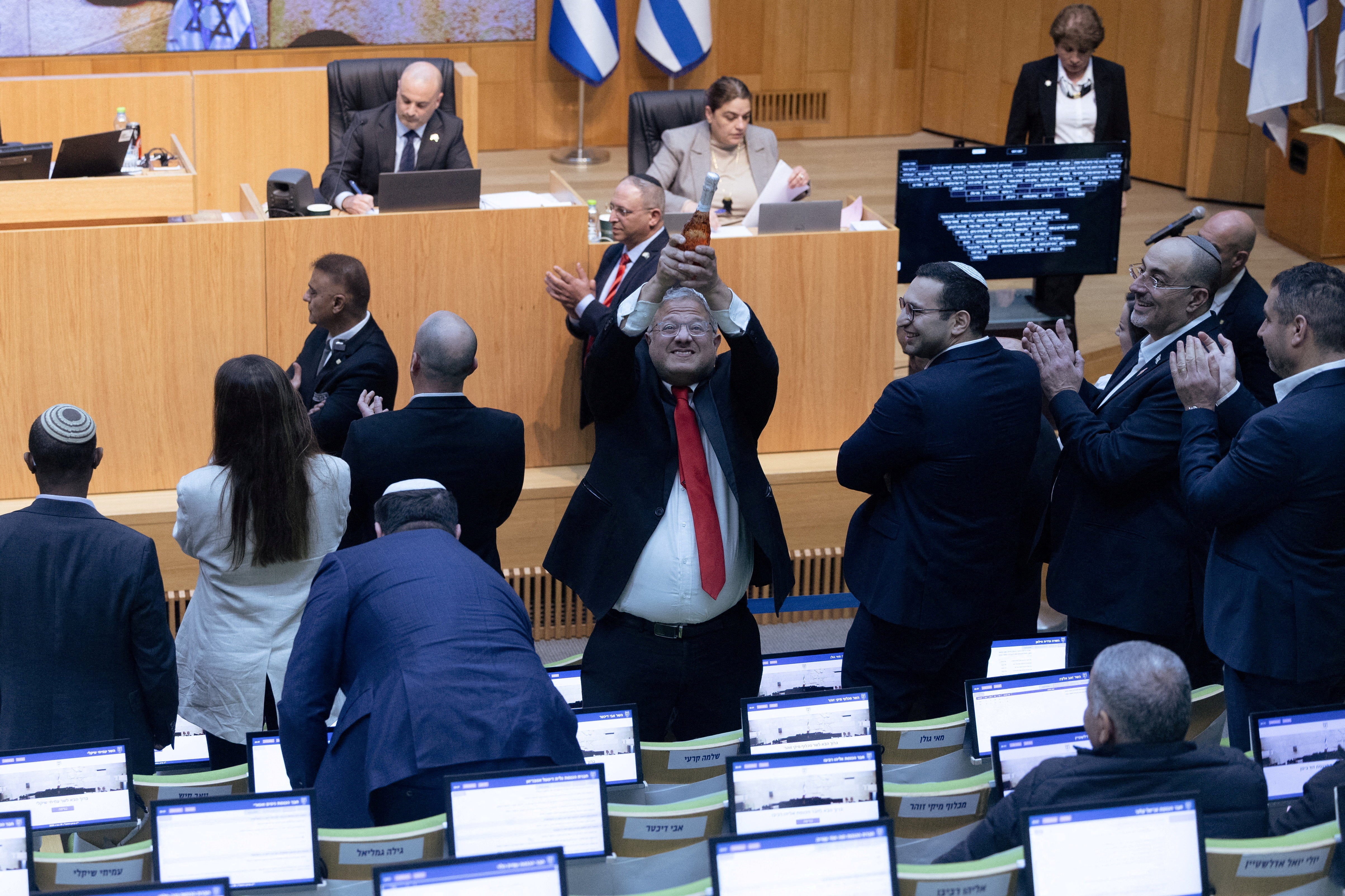 Israel national security minister served golden death penalty noose birthday cake