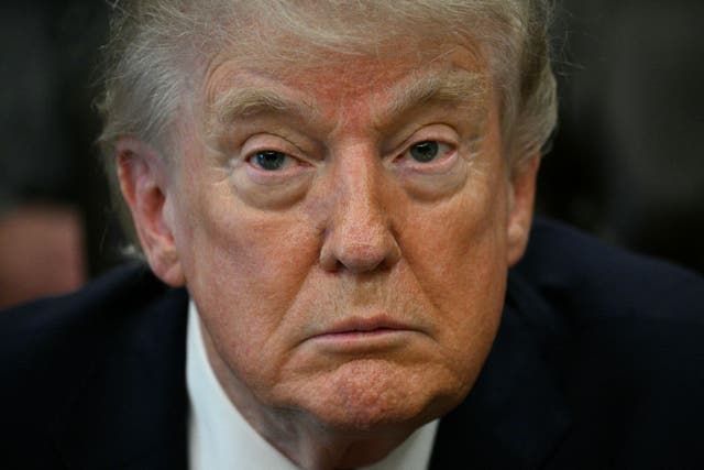 <p>Donald Trump en el Despacho Oval de la Casa Blanca, en Washington D. C., el 18 de abril</p>