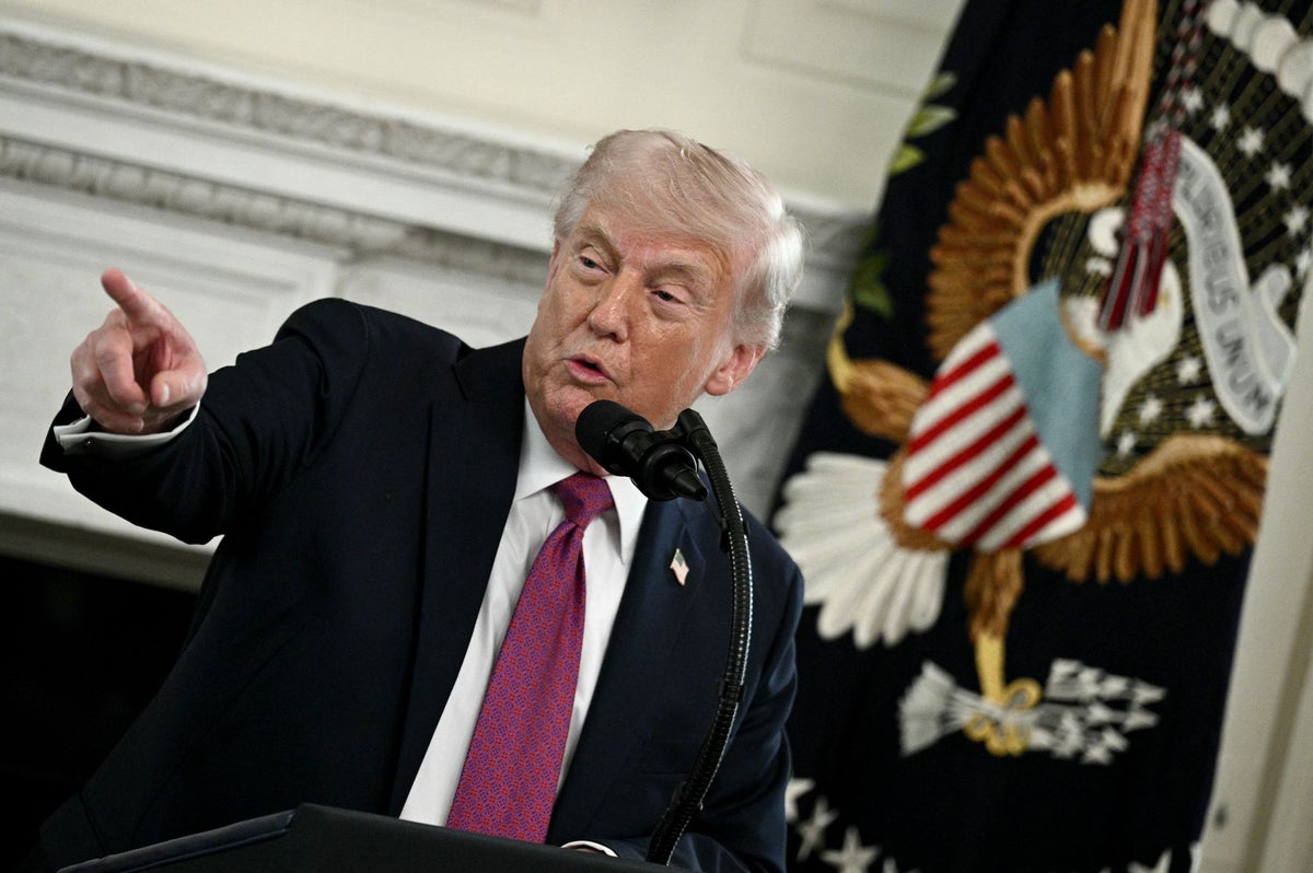 Trump İran'ı 'yok etmekle' tehdit ettiği ve sonra geri adım attığı her seferinde