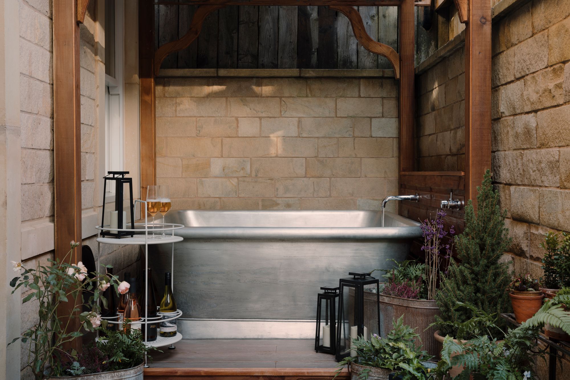 The bath in the Orchard Suite
