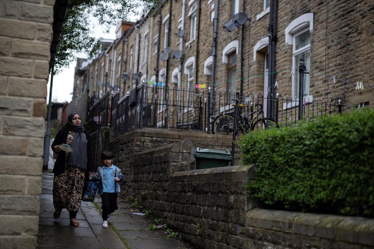 House prices see modest annual rise across UK – but London property market falls again