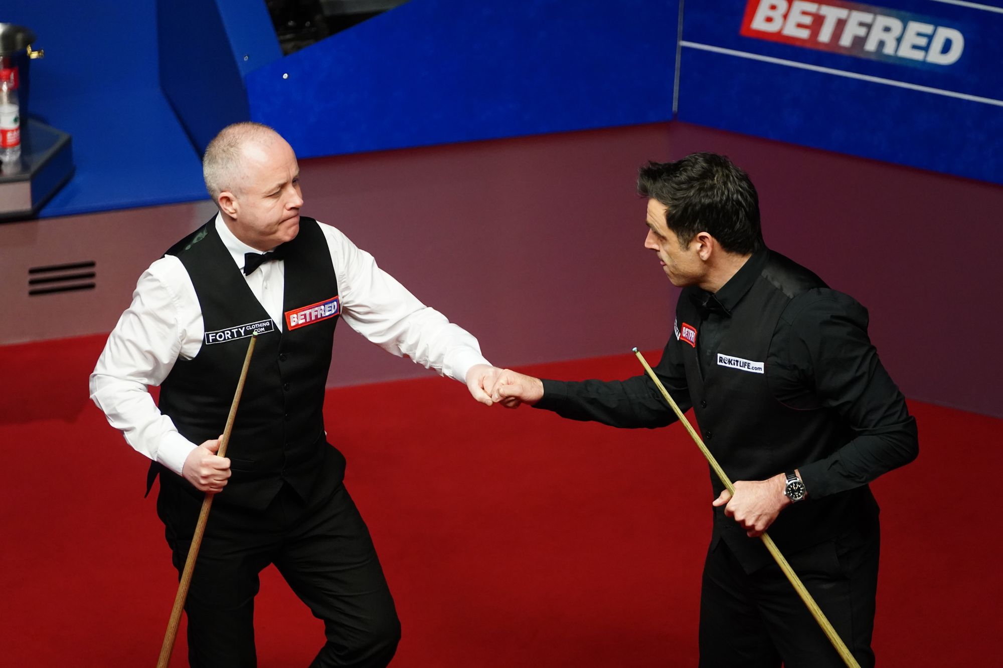 When is Ronnie O’Sullivan playing John Higgins at World Snooker Championship?