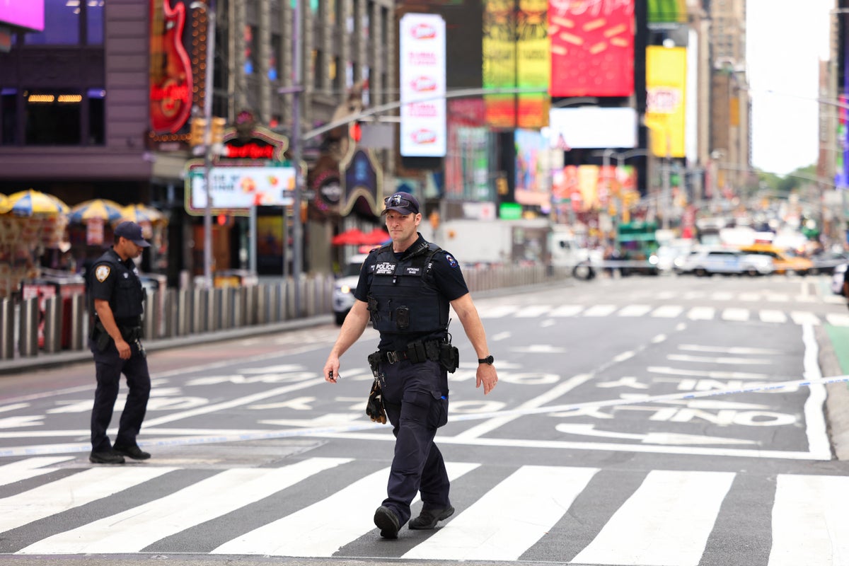 Police searching for parents of baby girl abandoned in NYC’s Times Square