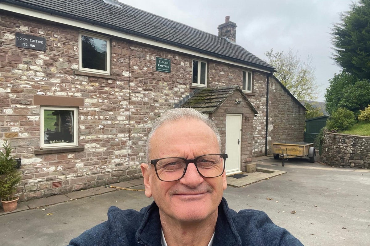 Man who urinated up to 18 times a day says robot-assisted surgery changed his life