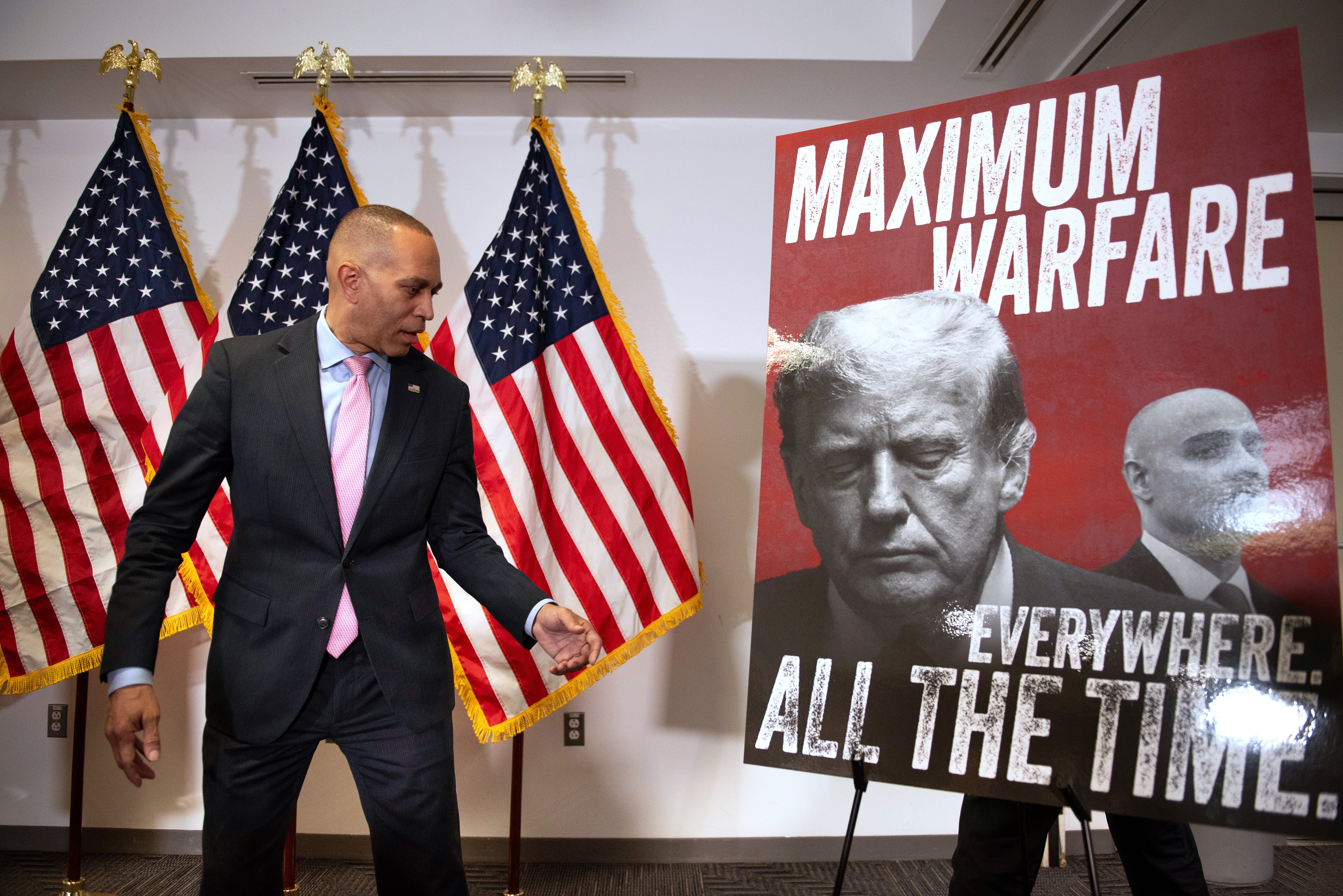 House Minority Leader Hakeem Jeffries warned Florida that Democrats would engage in ‘Maximum warfare.”