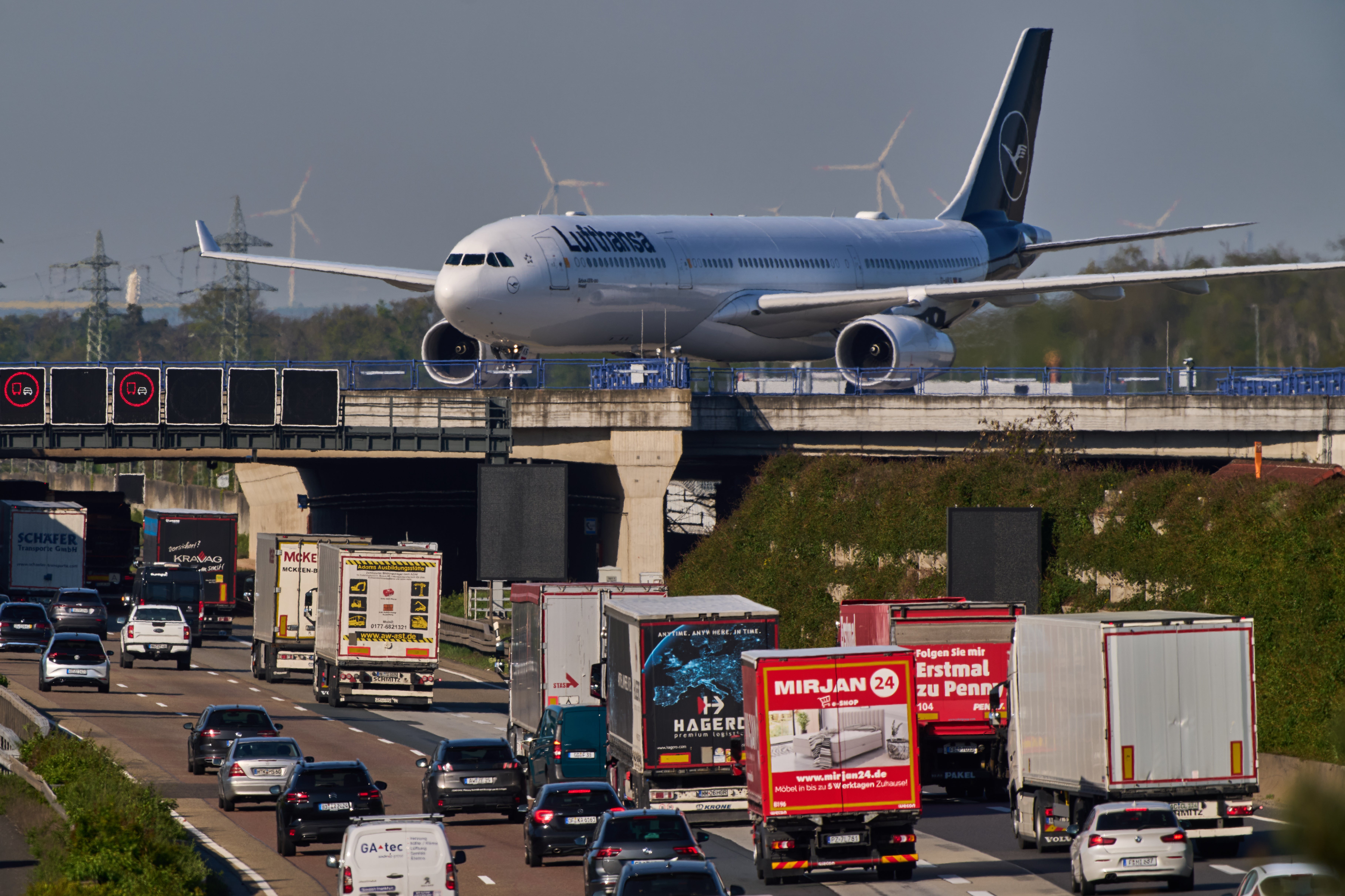 LUFTHANSA