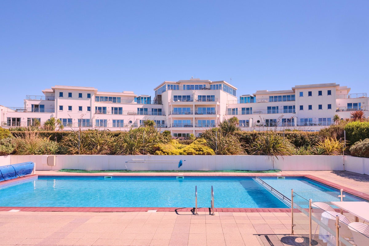 Luxury hotel owner offers to foot British tourists’ petrol bills