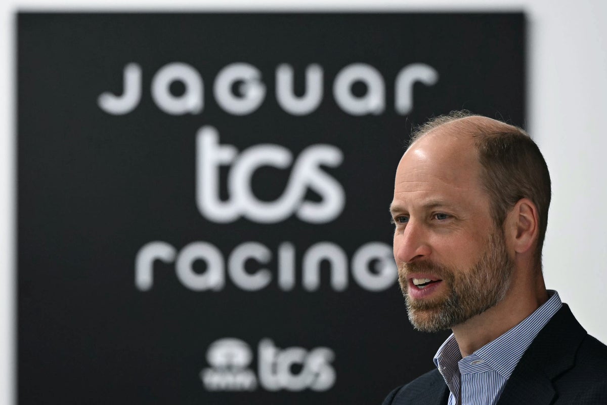 William tries out replica race car and jokes about AI drivers at Formula E base