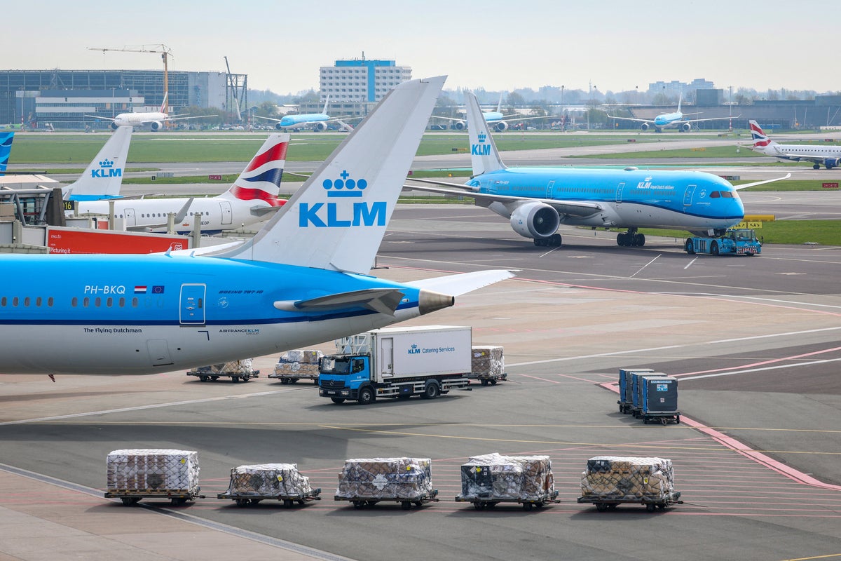 One of Europe’s busiest airports offers discount to airlines amid Iran war