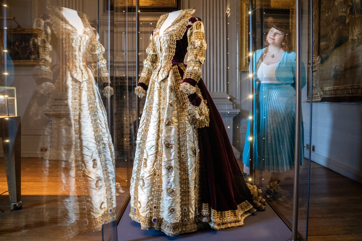 ‘Ritzy’ exhibition to bring royal gowns to Scotland for first time
