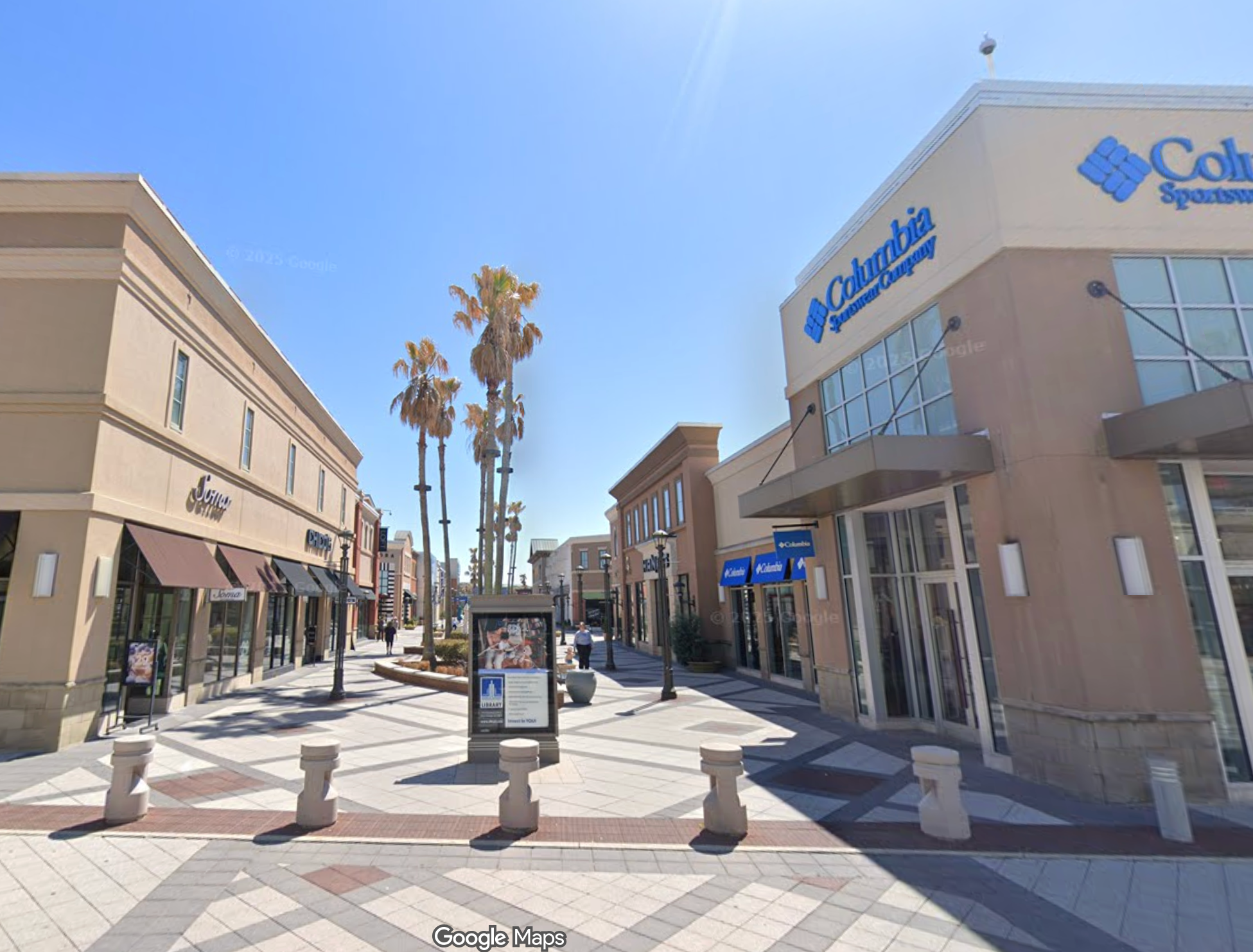 Ten people taken to hospital after shooting inside Mall of Louisiana