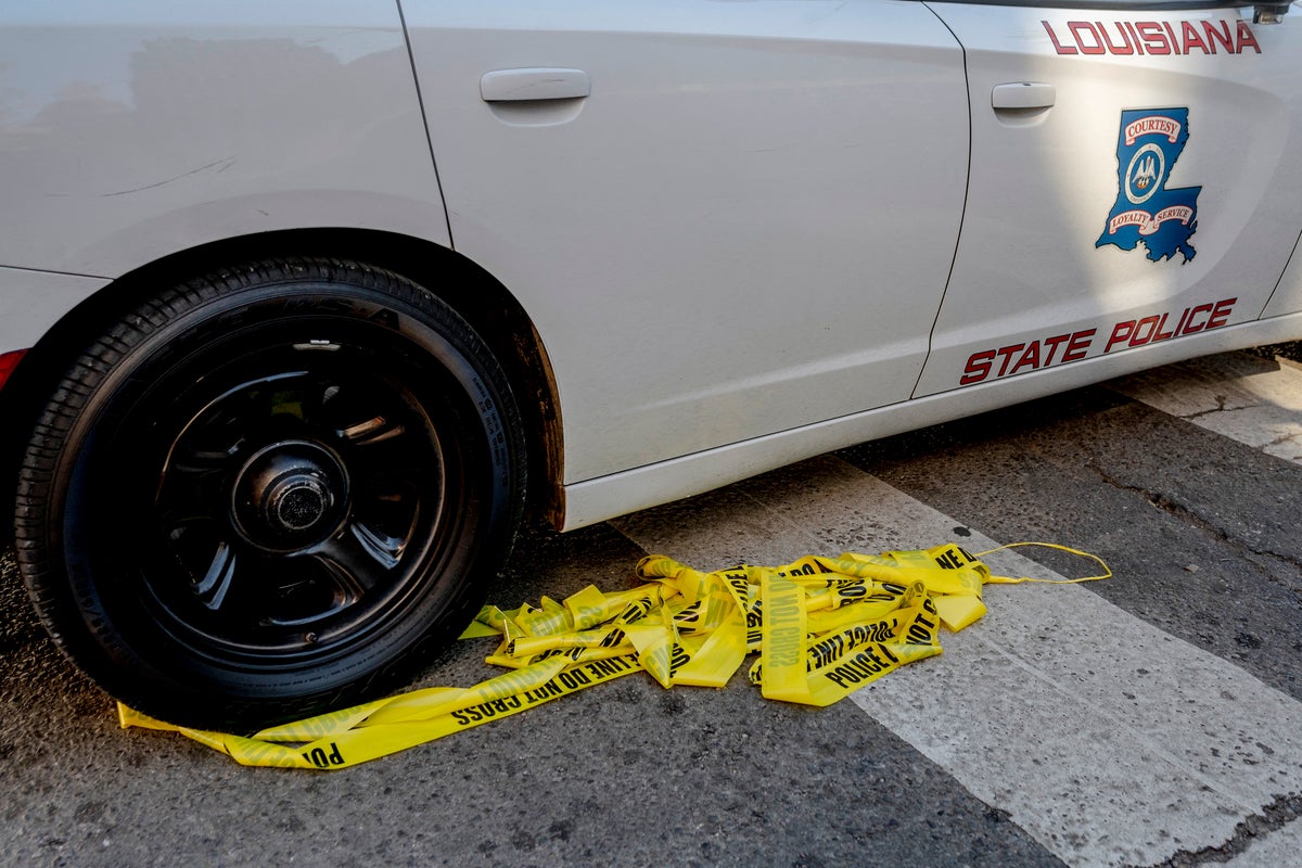 Multiple victims in mass shooting at Louisiana mall as police search for suspects