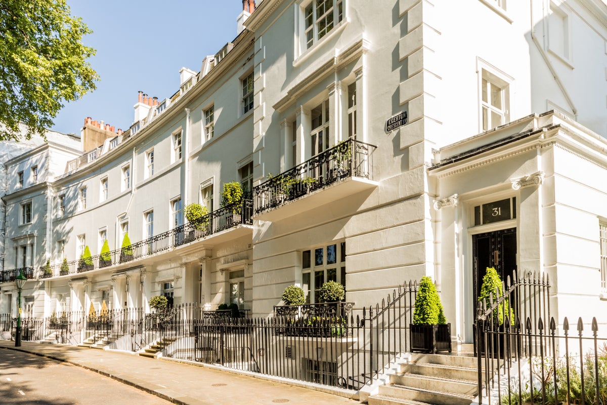 Wealthiest parts of London see double figure drop in house prices