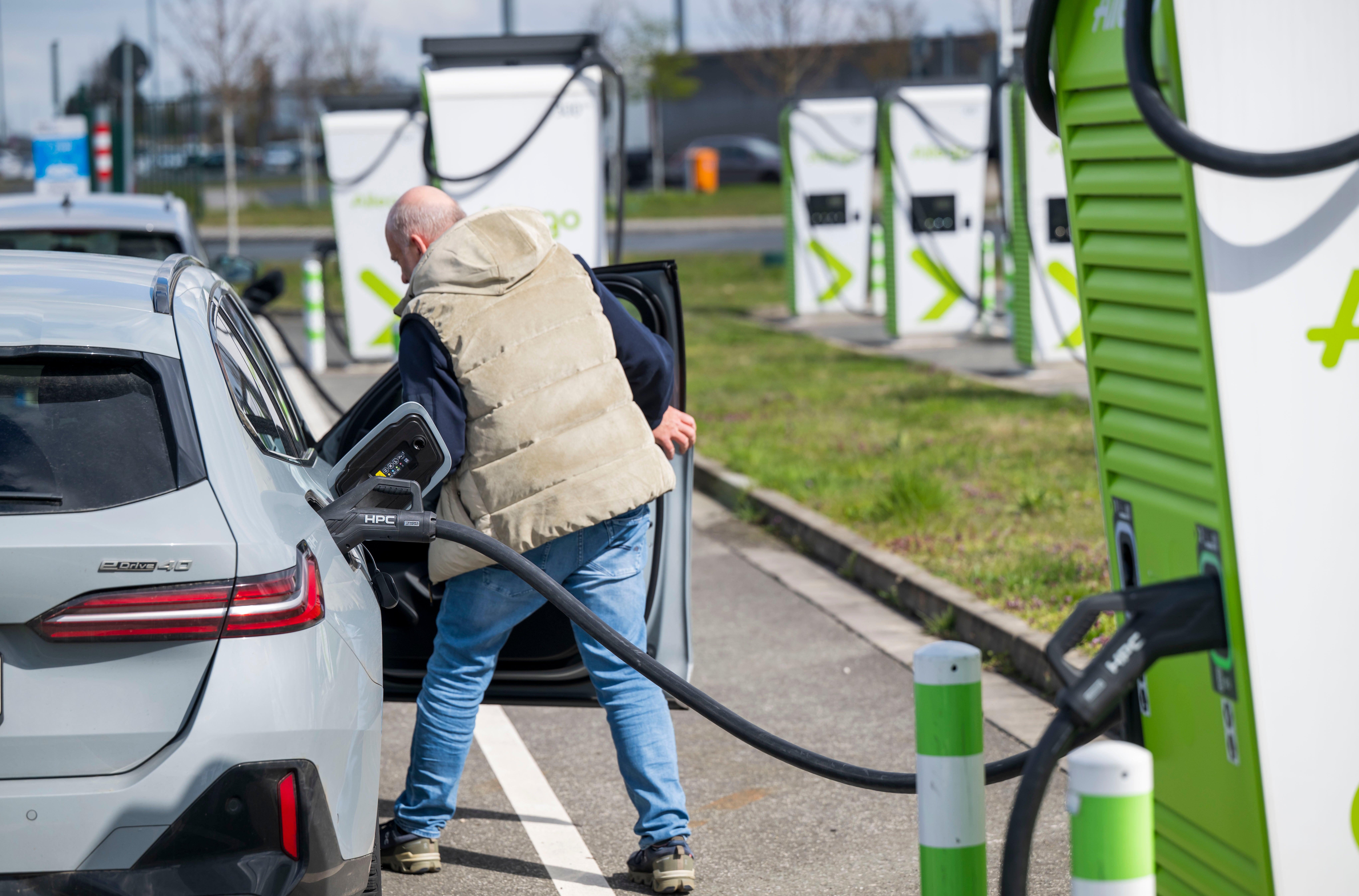 independent.co.uk - Dan Haygarth - Public electric car charging now cheaper per mile than petrol and diesel