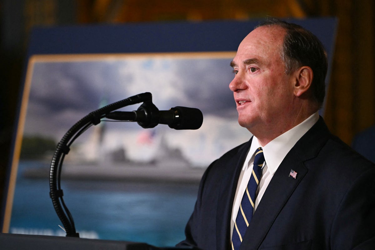 How fired Navy secretary John Phelan desperately tried to hold onto his job