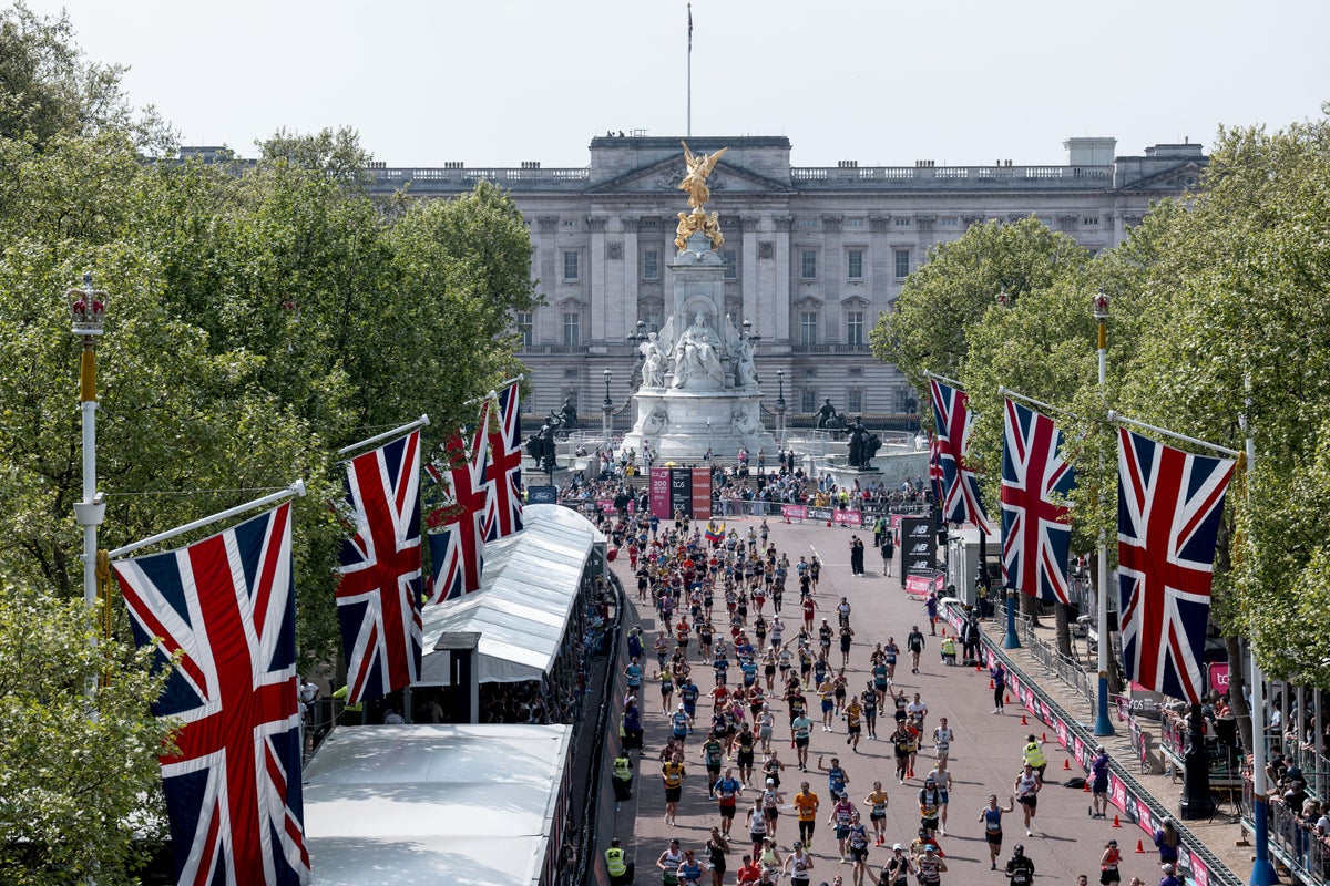 Ballot for 2027 opens as TCS London Marathon runners prepare for warm weather