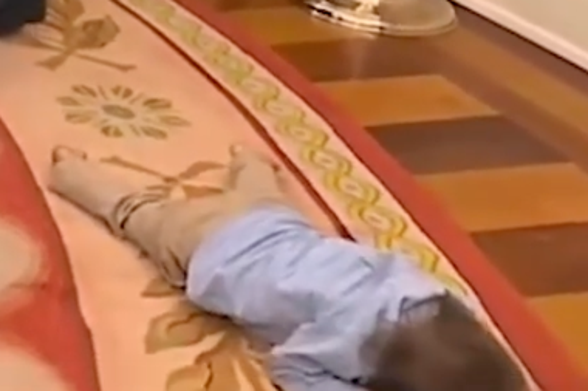 Toddler throwing tantrum in White House steals show during Trump announcement