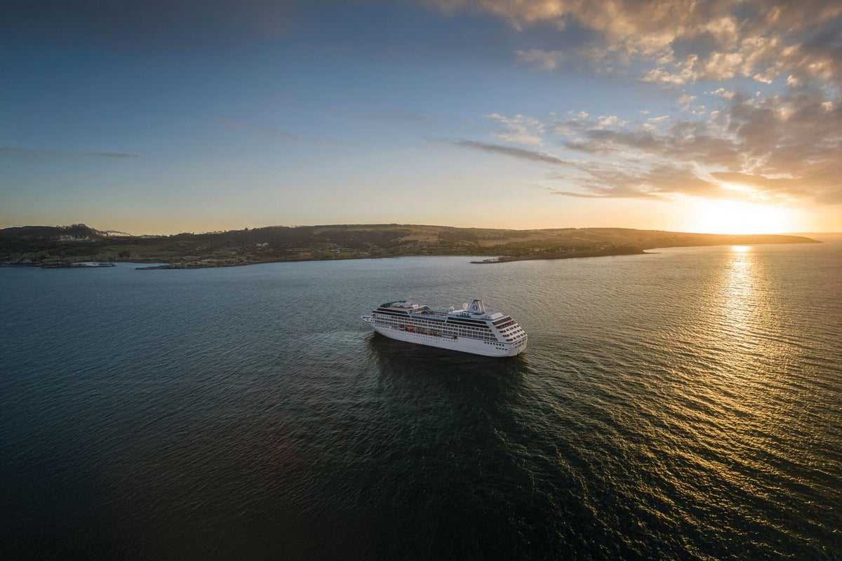 Older Oceania Cruises ship set for luxury revamp