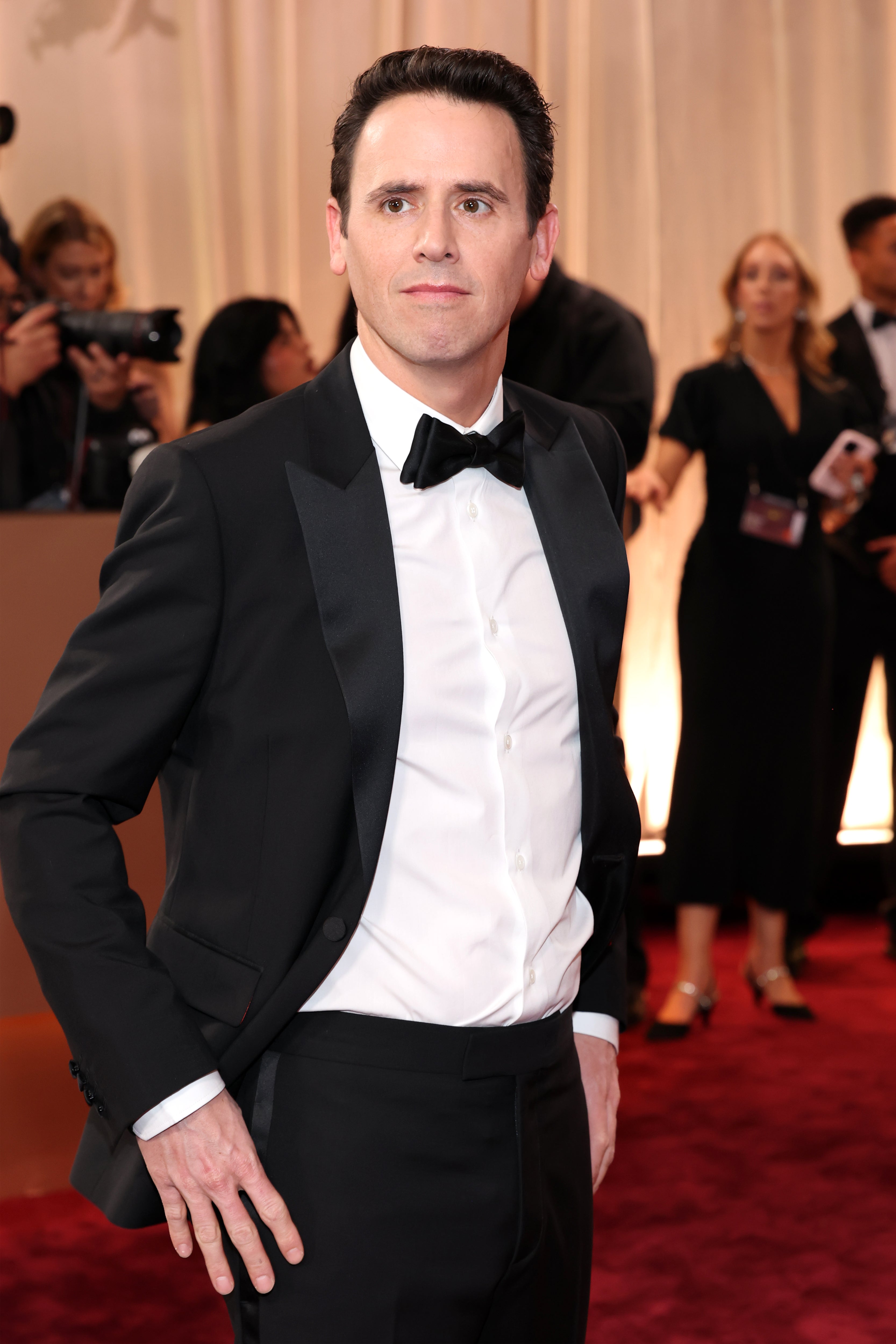 Mentalist Oz Pearlman was chosen as this year’s emcee for the White House Correspondents’ Dinner, eschewing the tradition of roast-ready comedians with Trump attending for the first time as president