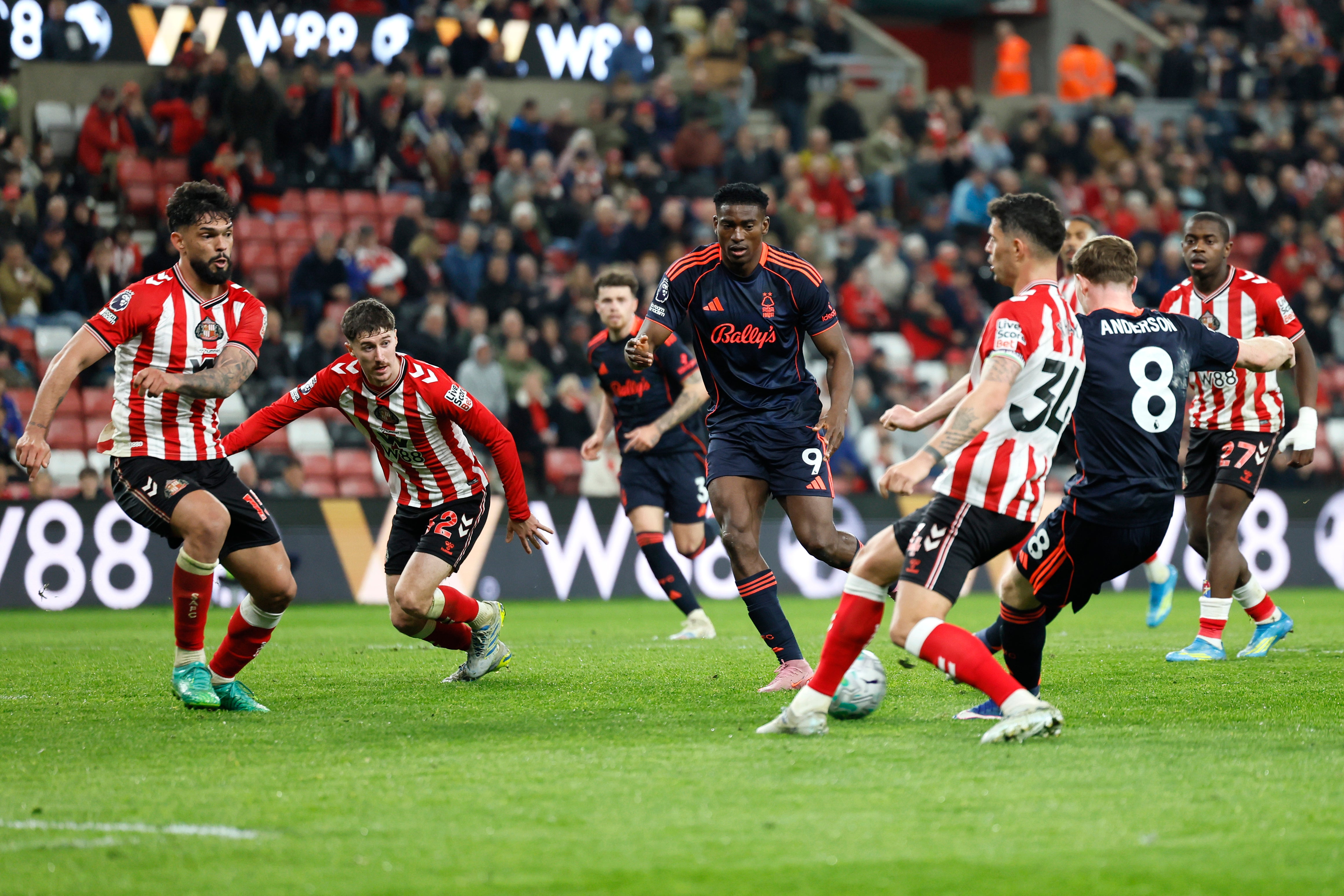 Forest blitz Sunderland pushes Spurs closer to relegation