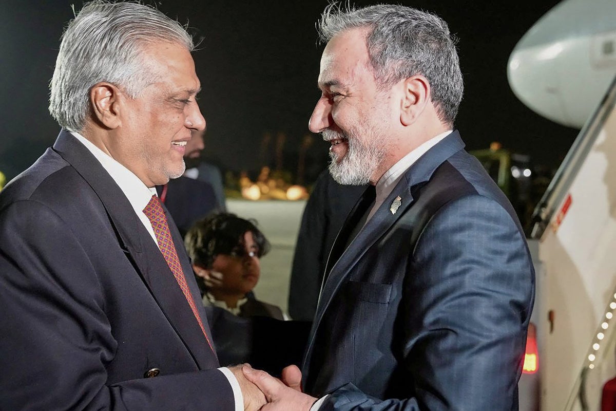 Iranian foreign minister delivers Tehran’s negotiating demands in Pakistan