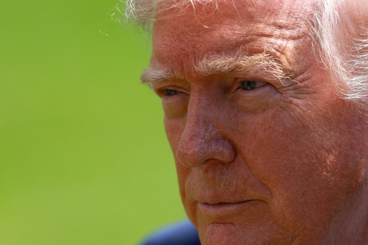 Trump, basınla devam eden çekişmenin ortasında başkan olarak ilk Beyaz Saray Muhabirleri Yemeğine katılacak: Canlı güncellemeler