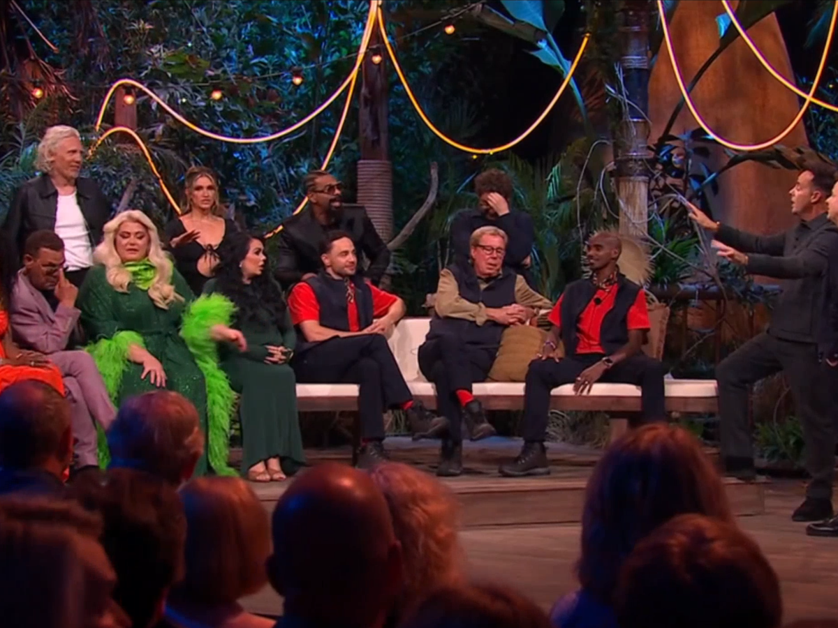 I’m A Celeb star walks off stage as chaotic live final descends into  shouting match