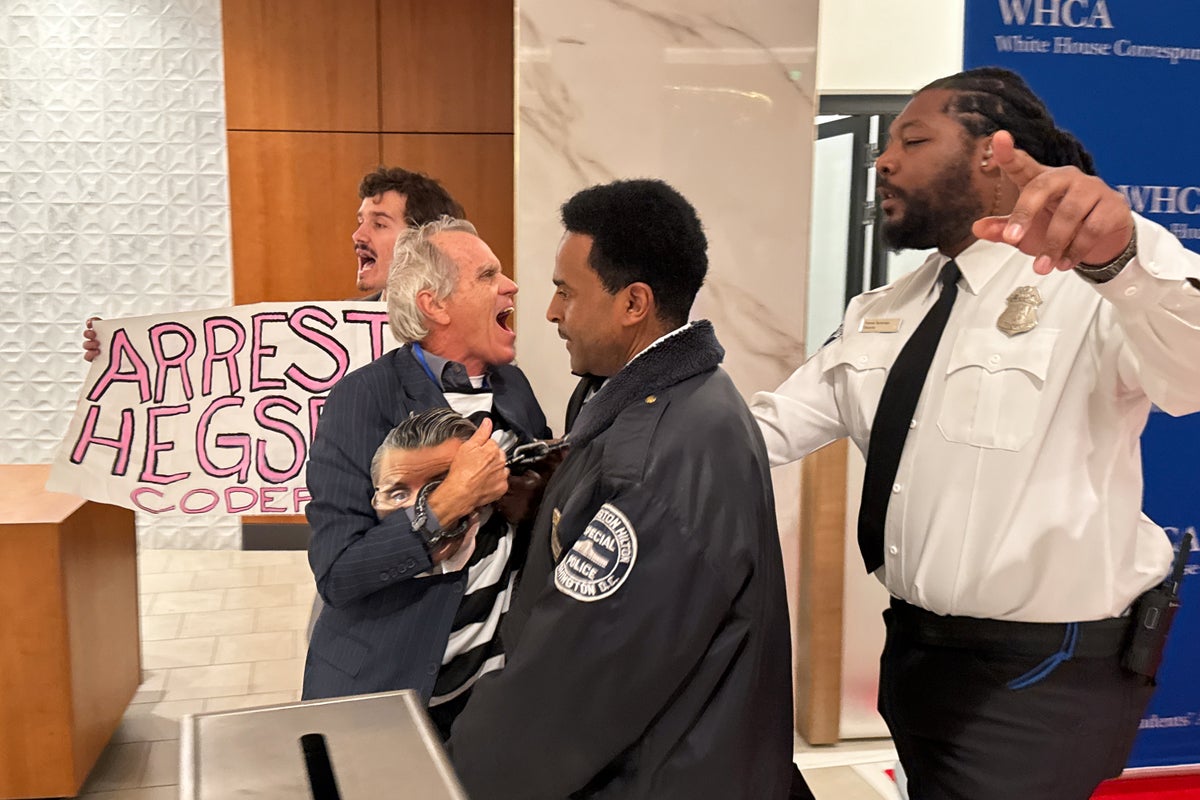 Protesters forcibly removed from red carpet at White House Correspondents’ Dinner